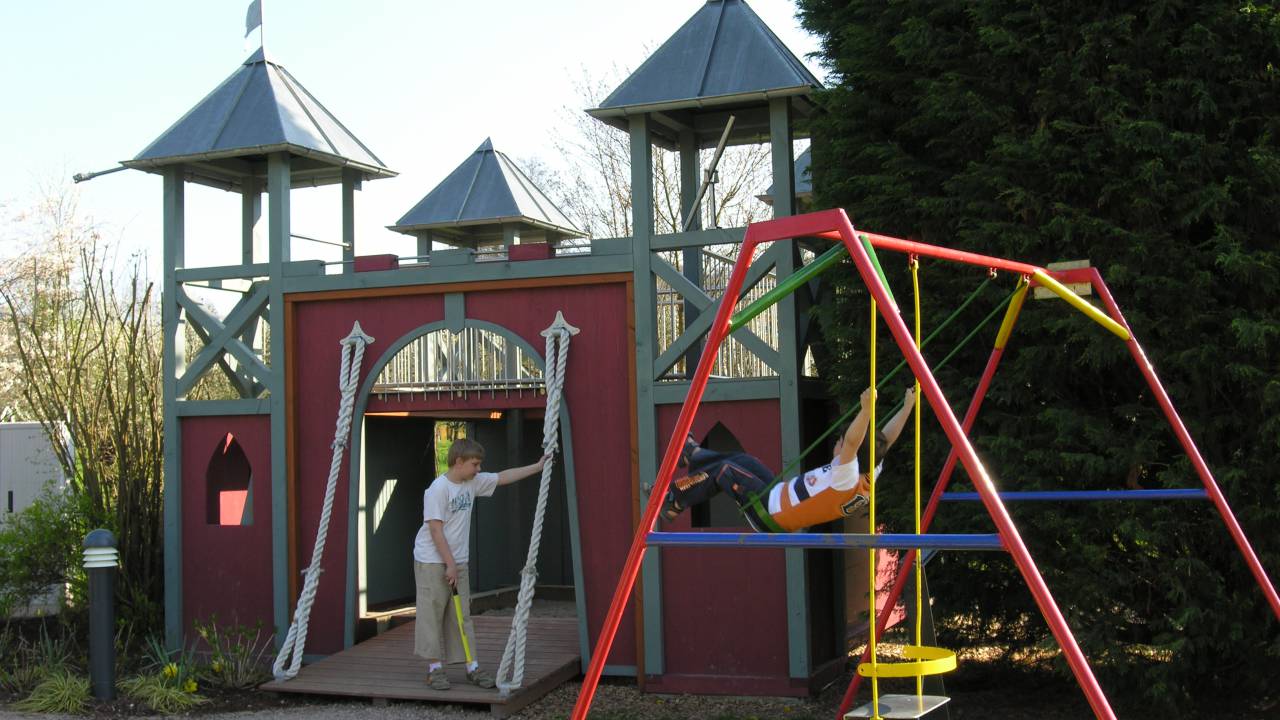 Spielgerüst für Kinder im Hotel Rebstock 